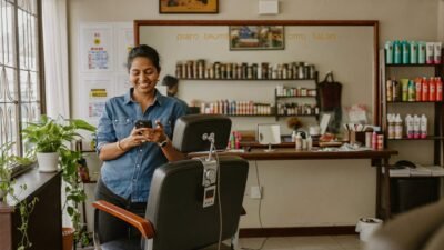 How to Write Instagram Captions for Your Salon (Using Free AI Tools)