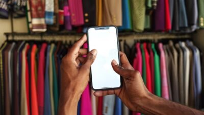 WhatsApp Status for Business: What to Post and How Often